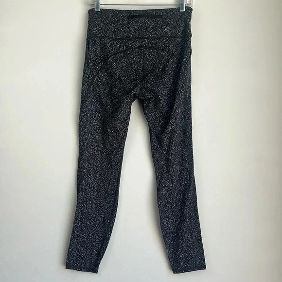 ATHLETA Lightning Static 7/8 Leggings, Women’s Size Medium, Black/White, Pockets - Picture 5 of 13